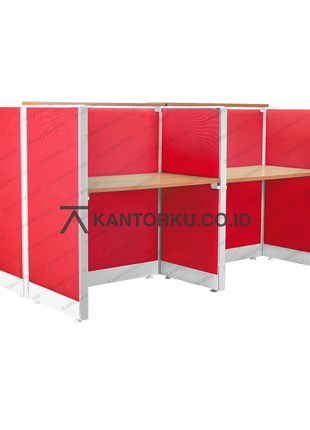 Workstation berpanel kain dengan dua ambalan atas untuk efisiensi ruang – kantorku