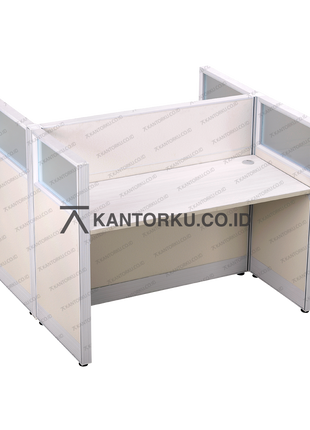 Cubical workstation dengan panel kaca dan top maple – kantorku.co.id