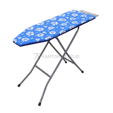 Meja setrika lipat fungsional dari kayu ramin untuk efisiensi ruang – Kantorku