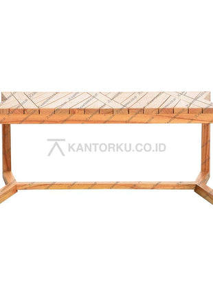 Meja Tamu Jati Hasibuan bergaya modern natural dengan pola potongan kayu geometris yang unik — kantorku.