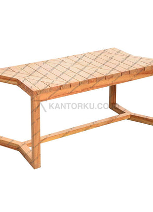 Meja kayu jati solid dengan desain minimalis dan kaki persegi terbuka untuk ruang tamu elegan — kantorku.co.id.