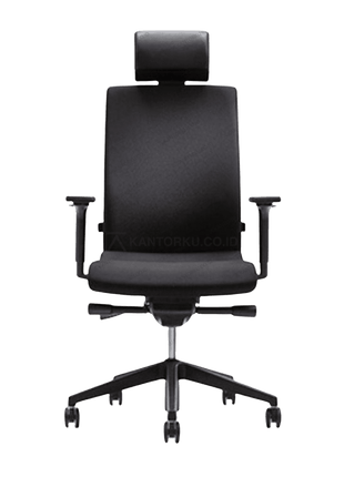 Kursi kerja FIRM dengan sandaran kepala dan 3D adjustable armrest ergonomis. Tersedia di Kantorku.