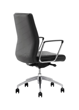 FIRM office chair tampil berkelas dan nyaman untuk durasi duduk panjang. Tersedia di Kantorku.co.id.