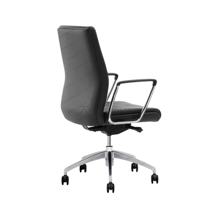 FIRM office chair tampil berkelas dan nyaman untuk durasi duduk panjang. Tersedia di Kantorku.co.id.
