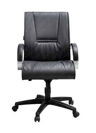 Kursi kerja Savello Onyx LKC dengan armrest empuk, bahan kulit elegan, dan mekanisme tilting canggih untuk dukungan maksimal di kantorku.co.id.