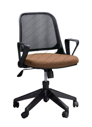 Kursi Savello Optus GTO dengan roda caster berkualitas tinggi dan desain ergonomis, menghadirkan pengalaman kerja nyaman dan produktif di Kantorku.