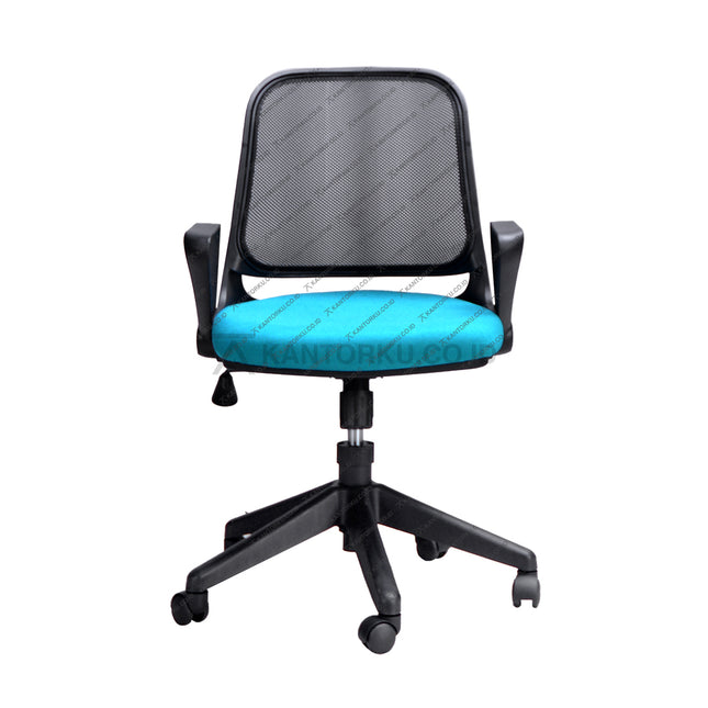 Kursi Staff Savello Optus GTO dengan sandaran tangan lipat dan sandaran jaring ergonomis untuk kenyamanan kerja maksimal di Kantorku.