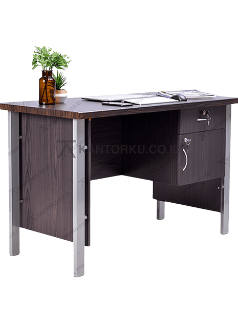 Meja kerja modern kaki besi dengan lapisan vinyl anti air dari Kantorku