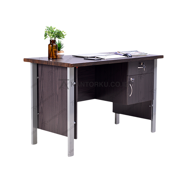 Meja kerja modern kaki besi dengan lapisan vinyl anti air dari Kantorku