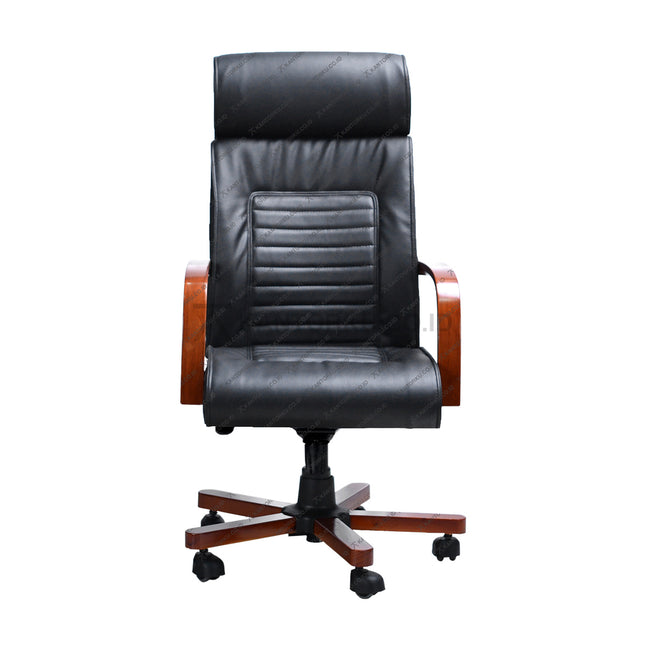 Kursi Direktur Savello Platinum HKC dengan kayu mahoni elegan dan kulit sintetis premium untuk ruang kerja eksekutif di Kantorku.