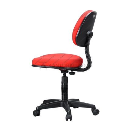 Kursi kerja Savello dengan teknologi synchro mechanism dan gaslift presisi, memberikan dukungan ideal untuk postur tubuh di kantorku.co.id.