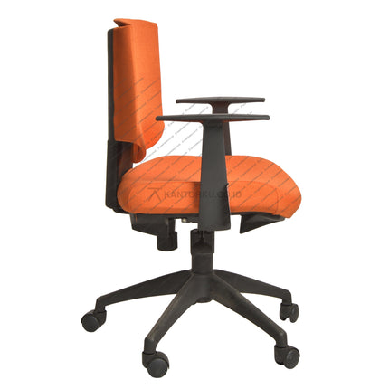 Savello kursi kerja premium dengan sandaran lengan ergonomis dan sistem pengaturan tinggi fleksibel, ideal untuk ruang kerja profesional di Kantorku.