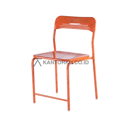 Kursi Chitose SAMM dengan sandaran perforasi modern – kantorku.co.id