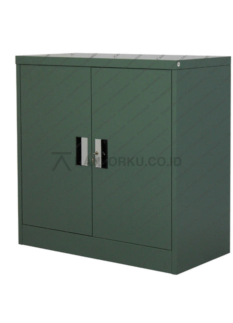 Lemari arsip besi Alba Metal SC 202 dengan dua pintu swing dilengkapi kunci pengaman, tersedia di Kantorku.