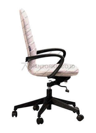 Kursi Ergotec SD102XA menghadirkan kenyamanan maksimal dan tampilan profesional Kantorkudotcodotid