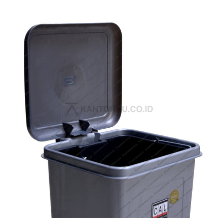 Tempat sampah Shinpo 710 warna elegan dengan pijakan dan ember dalam mudah dibersihkan – Kantorkudotcodotid