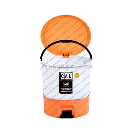 Tempat sampah higienis dengan tutup pedal dan ember dalam berpegangan tangan – Kantorkudotcodotid