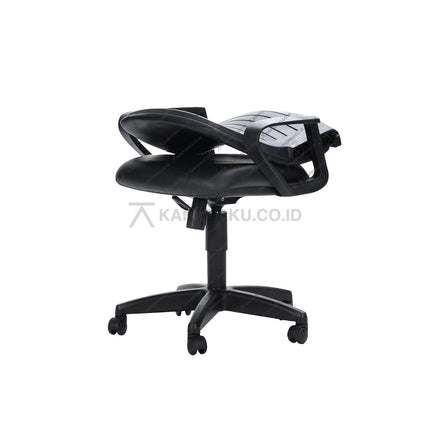 Kursi kerja profesional warna hitam dengan sandaran ergonomis dan tuas pengatur