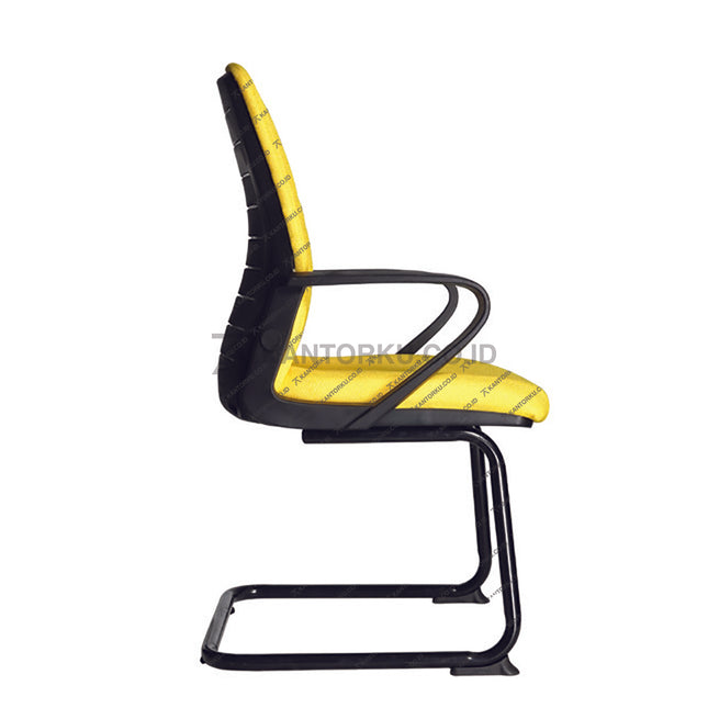 Kursi hadap Ecos SKF 5605 dengan desain elegan, kaki cantilever berbentuk U, sandaran tangan ergonomis, dan dudukan berlapis kain atau oscar, cocok untuk ruang tamu kantor atau ruang rapat.