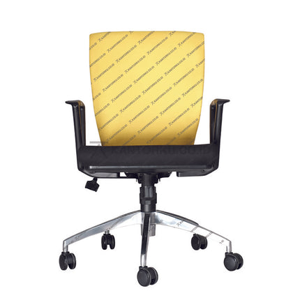 Kursi kantor berdesain minimalis dengan kaki berbahan aluminium