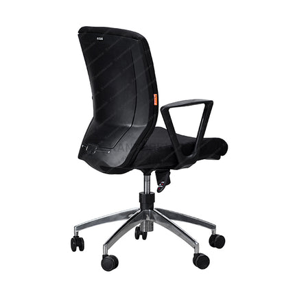 Kursi Kantor profesional warna hitam dengan sandaran ergonomis dan tuas pengatur