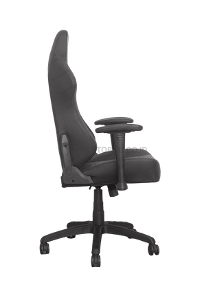Kursi gaming hitam modern dengan armrest adjustable – Tersedia di kantorku.co.id
