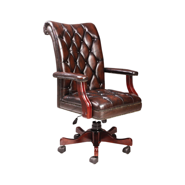 Kursi direktur klasik Trilby I dengan bahan kulit dan kayu elegan dari Kantorku