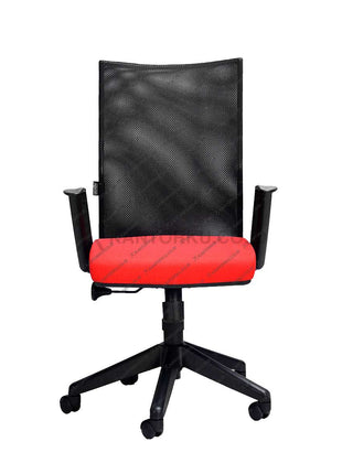 Kursi Manajer Savello ergonomis dengan bahan mesh breathable – Kantorku