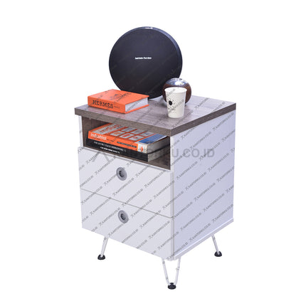 Nakas sudut Harold ZEKE Hiro 2 berwarna netral, ideal untuk melengkapi dekorasi rumah – kantorku.co.id.