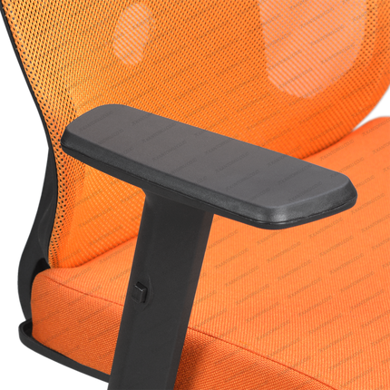 Kursi kantor Subaru Zoe U nyaman dengan desain elegan dan ergonomis.